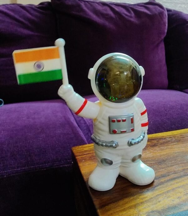 WEE MART Astronaut Figures Solar Toys, Astronaut Decor For All Cars Decorative Showpiece – 4.5 cm
